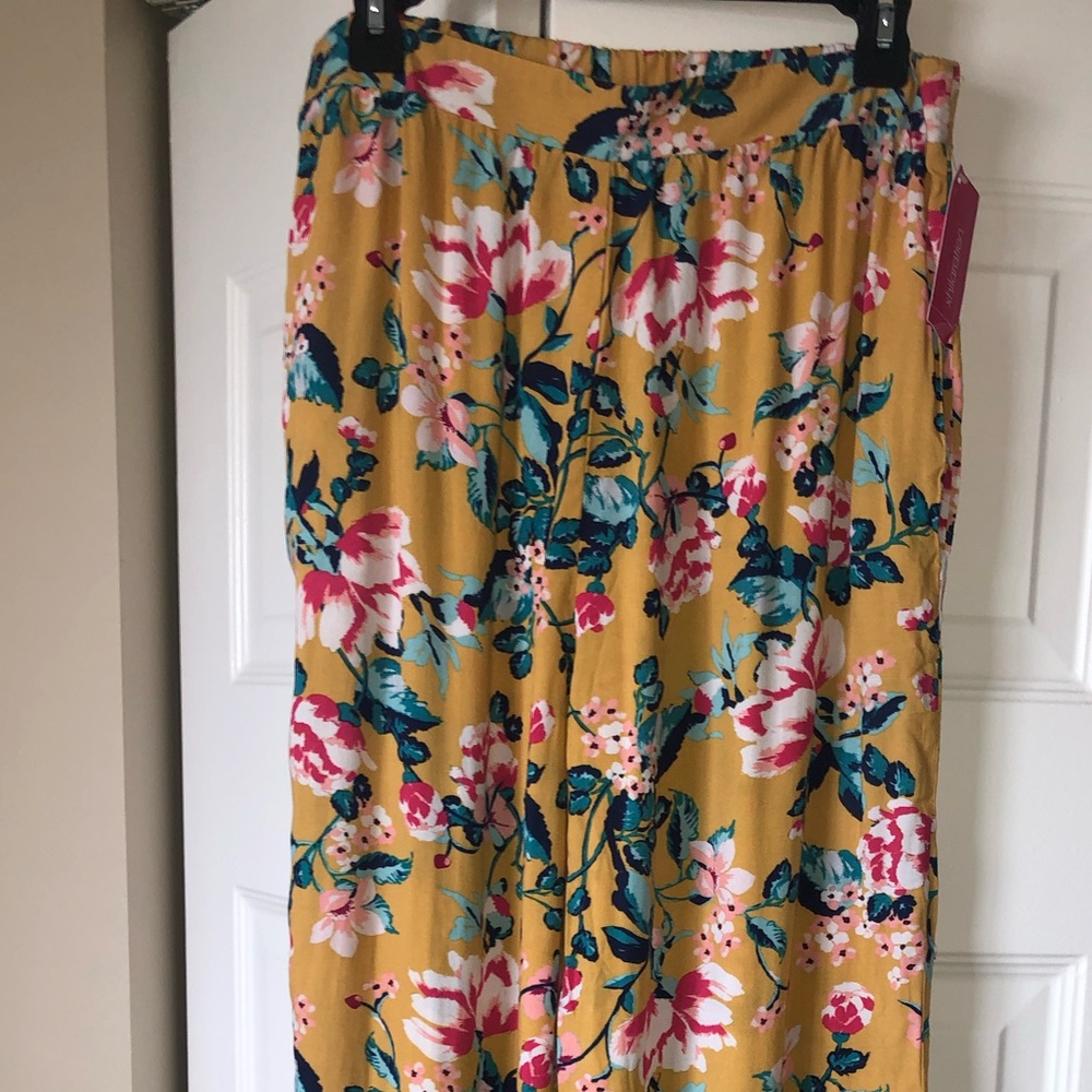Wide leg pants